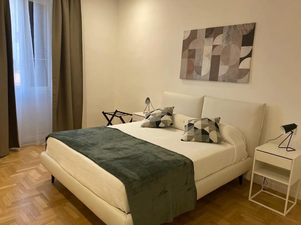 Colosseum Rome Guest House Luil 0*,  Italia